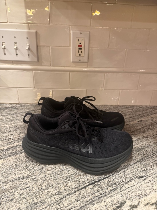 Hoka Shoes - Women’s Hoka Bondi 8 Size 9